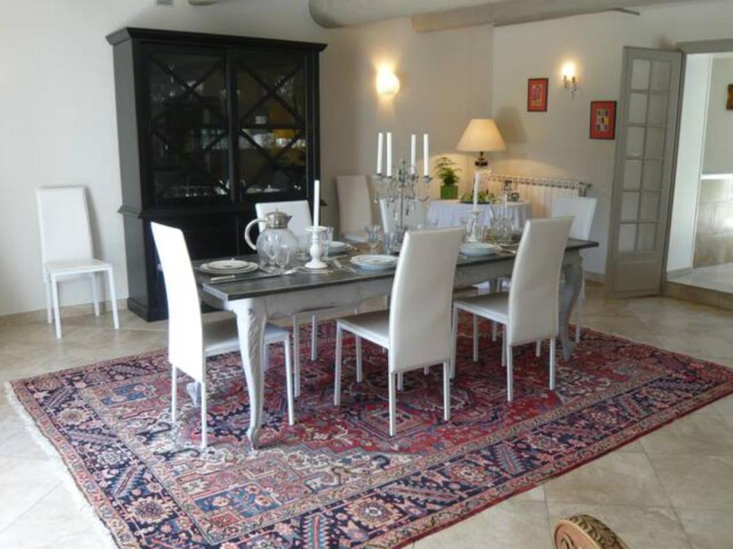 Les Templiers - Petit Bizerty 36 Pers Villa แซ็ง จิลส์ ภายนอก รูปภาพ
