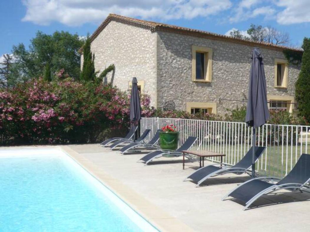 Les Templiers - Petit Bizerty 36 Pers Villa แซ็ง จิลส์ ภายนอก รูปภาพ