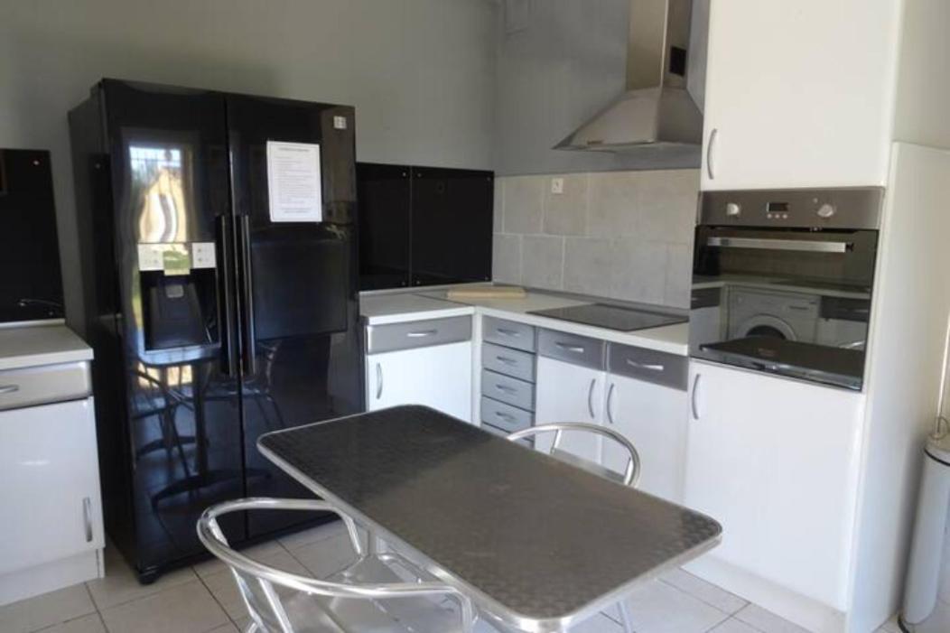 Les Templiers - Petit Bizerty 36 Pers Villa แซ็ง จิลส์ ภายนอก รูปภาพ