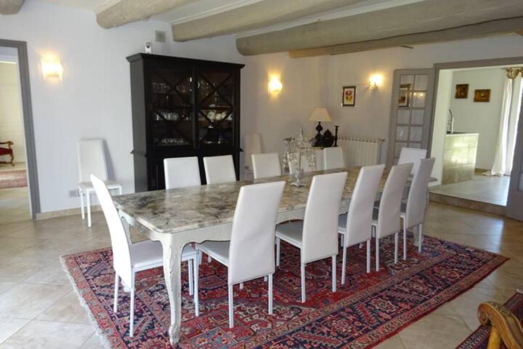 Les Templiers - Petit Bizerty 36 Pers Villa แซ็ง จิลส์ ภายนอก รูปภาพ