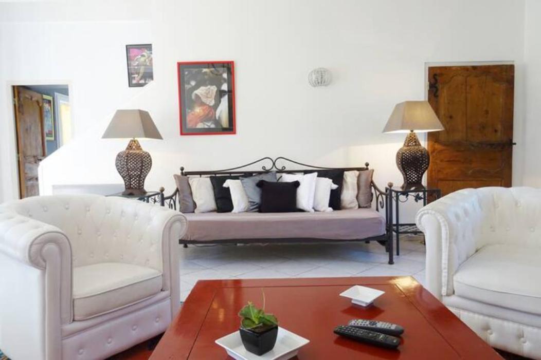 Les Templiers - Petit Bizerty 36 Pers Villa แซ็ง จิลส์ ภายนอก รูปภาพ
